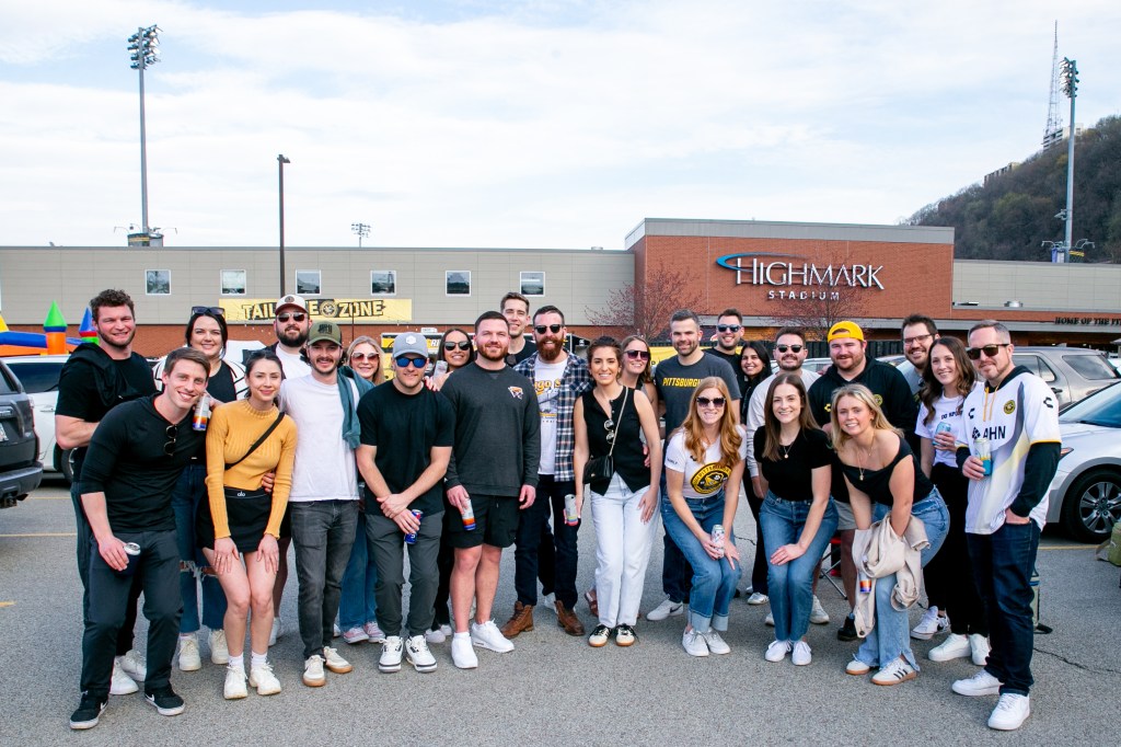 Pittsburgh Riveters Group Outings - Riveters fans outside of Highmark Stadium