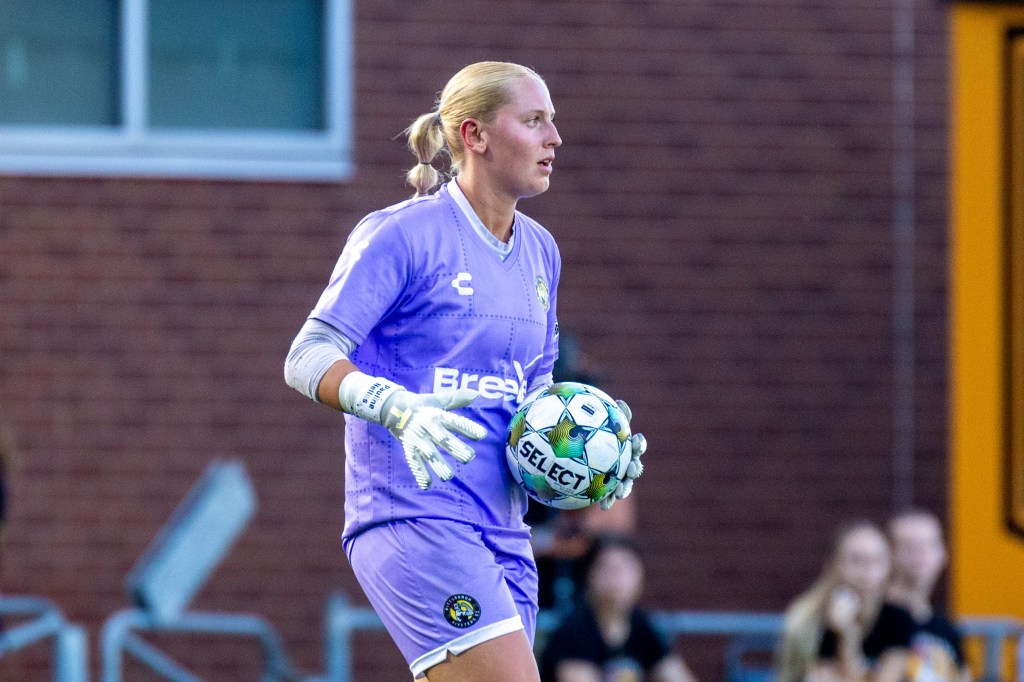 Pittsburgh Riveters goalkeeper Pauline Nelles holds the ball against the Cleveland Force on May 16, 2025 at Highmark Stadium. (Photo: Chris Cowger/Riveters SC)