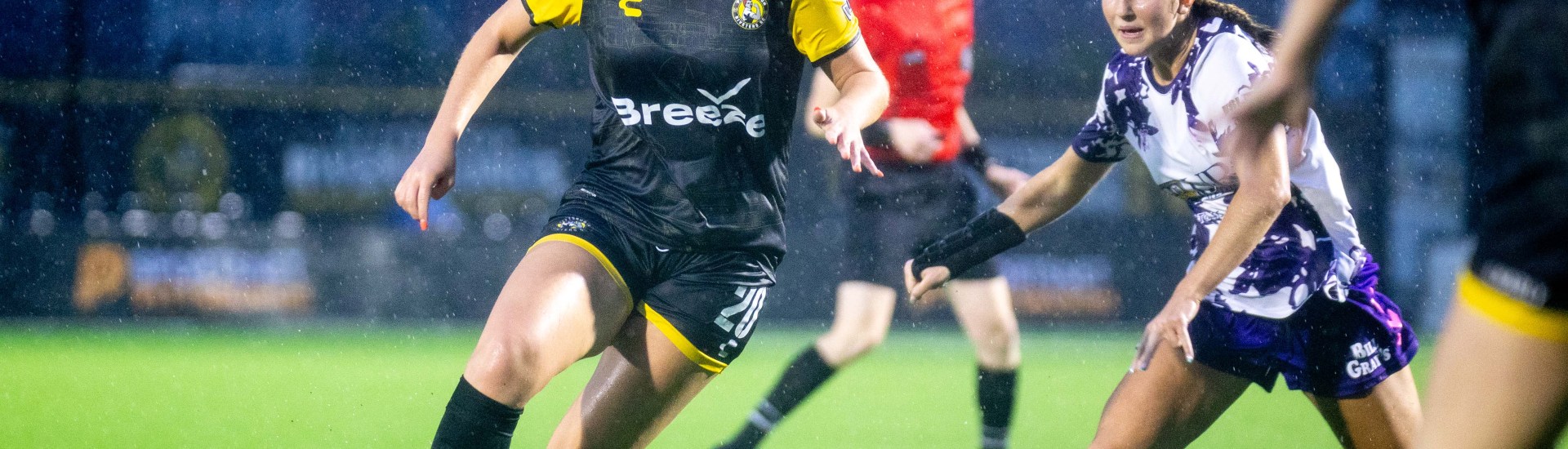 Pittsburgh Riveters midfielder Annamarie Williams dribbles the ball during the team's 2-0 win over Flower City 1872 on May 30, 2025 at Highmark Stadium in Pittsburgh. (Photo: Chris Cowger/Riveters SC)