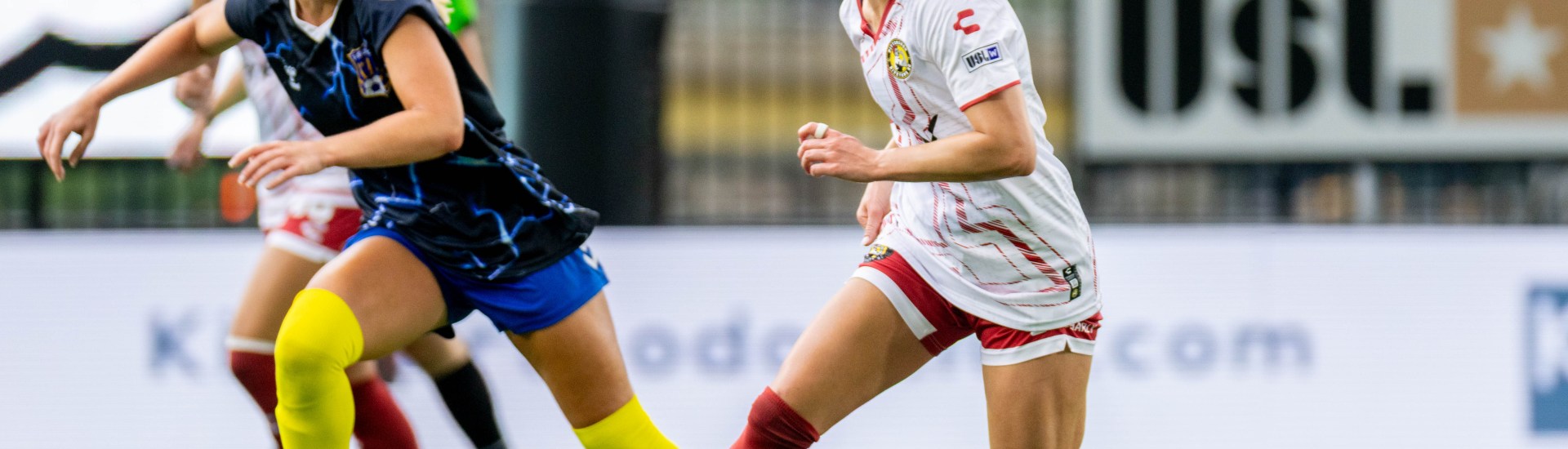Abi Hugh turns upfield with the ball in the Pittsburgh Riveters' 3-0 win over FC Buffalo on June 8, 2025 at Highmark Stadium in Pittsbugh. (Photo: Chris Cowger/Riveters SC)