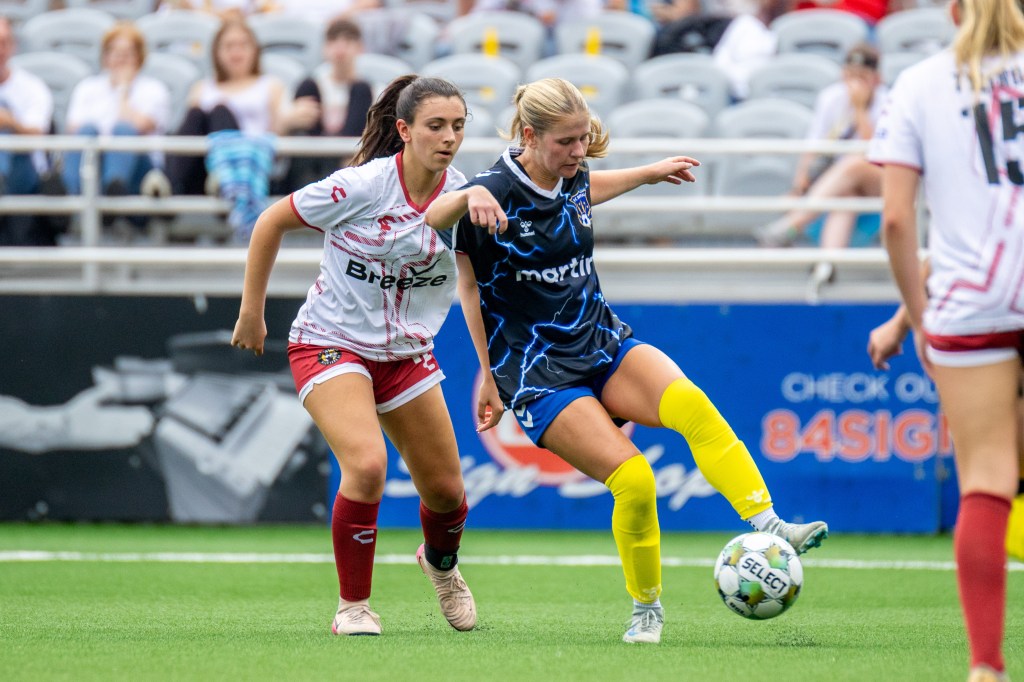 Pittsburgh Riveters defender Natalia DiSora closes down FC Buffalo's Sarah Woods in the Riveters' 3-0 win on June 8, 2025 at Highmark Stadium in Pittsburgh. (Photo: Chris Cowger/Riveters SC)