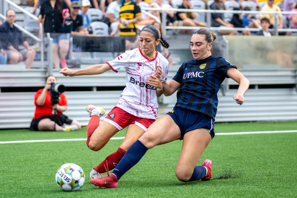 Pittsburgh Riveters forward Sabrina Bryan attempts to cross the ball in the team's 2-1 win over Steel City FC on June 27, 2025 at Highmark Stadium in Pittsburgh. (Photo: Chris Cowger/Riveters SC)