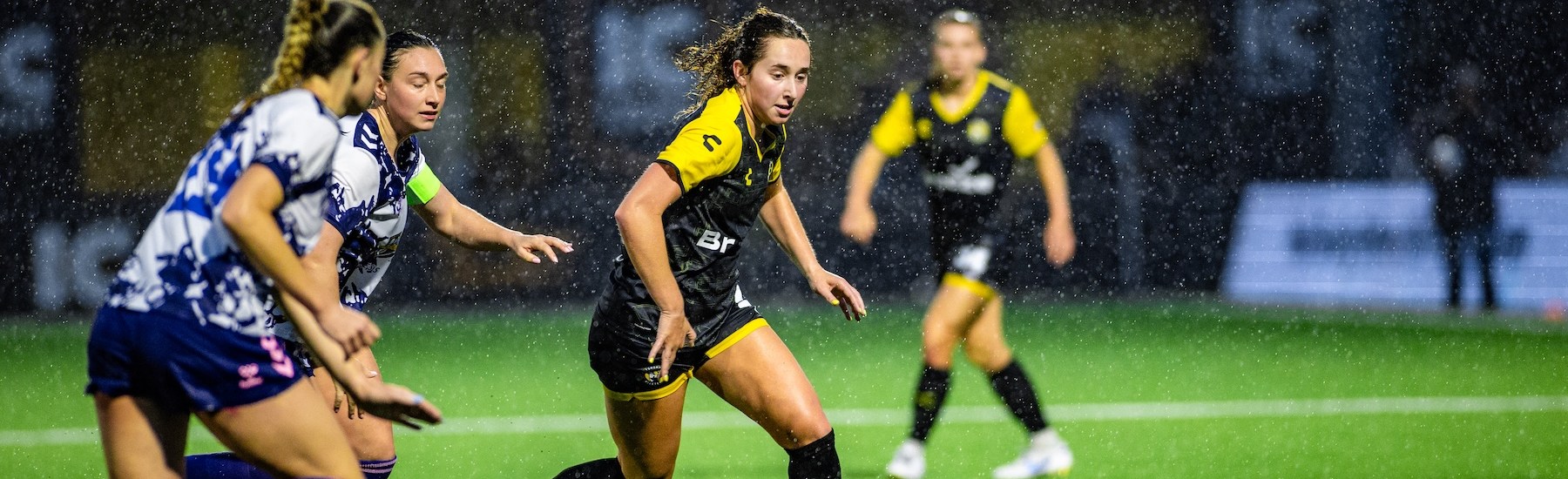 Ella Bulava, shown in the Pittsburgh Riveters match May 30, 2025 against Flower City 1872 at Highmark Stadium in Pittsburgh, is set to return to the Riveters for the 2026 season. (Photo: Ryan Shaffer/Riveters SC)