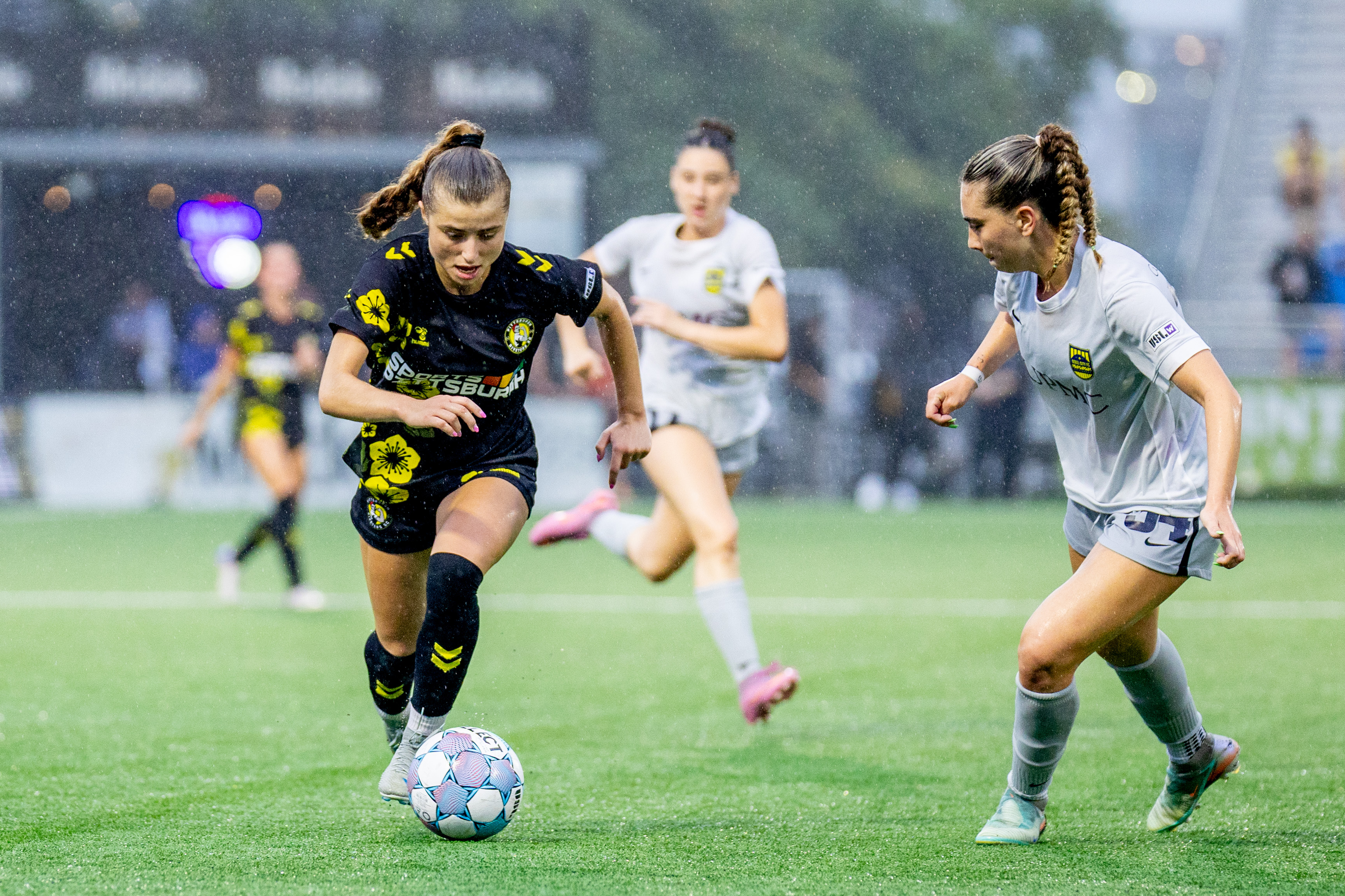 Lola Abraham dribbles the ball around a Steel City FC defender in the Pittsburgh Riveters' 5-0 win on June 27, 2026 at F.N.B. Stadium in Pittsburgh. (Photo: Chris Cowger/Riveters SC)