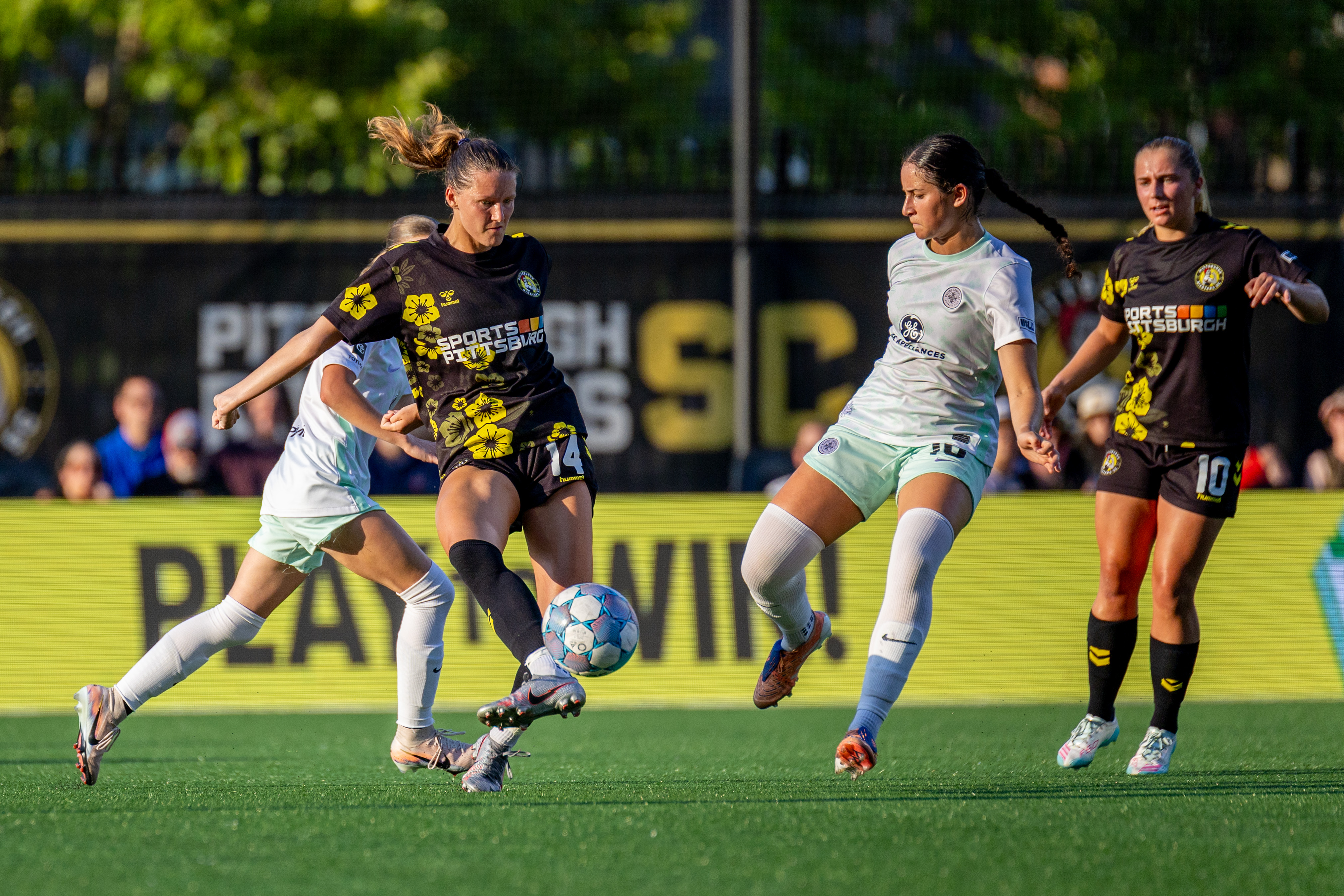 Tanum Nelson plays a pass during the Pittsburgh Riveters' 5-0 playoff win over Racing Louisville FC on July 3, 2026 at F.N.B. Stadium in Pittsburgh. (Photo: Chris Cowger/Riveters SC)