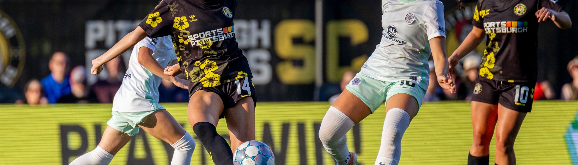 Tanum Nelson plays a pass during the Pittsburgh Riveters' 5-0 playoff win over Racing Louisville FC on July 3, 2026 at F.N.B. Stadium in Pittsburgh. (Photo: Chris Cowger/Riveters SC)